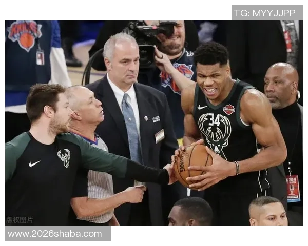 米诺特次节神勇表现五投全中连得12分带领球队一举拉开比分优势