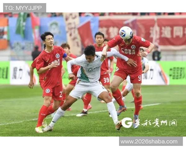 贵州筑城主场因观众投掷水杯被中足联罚款1万元引发热议